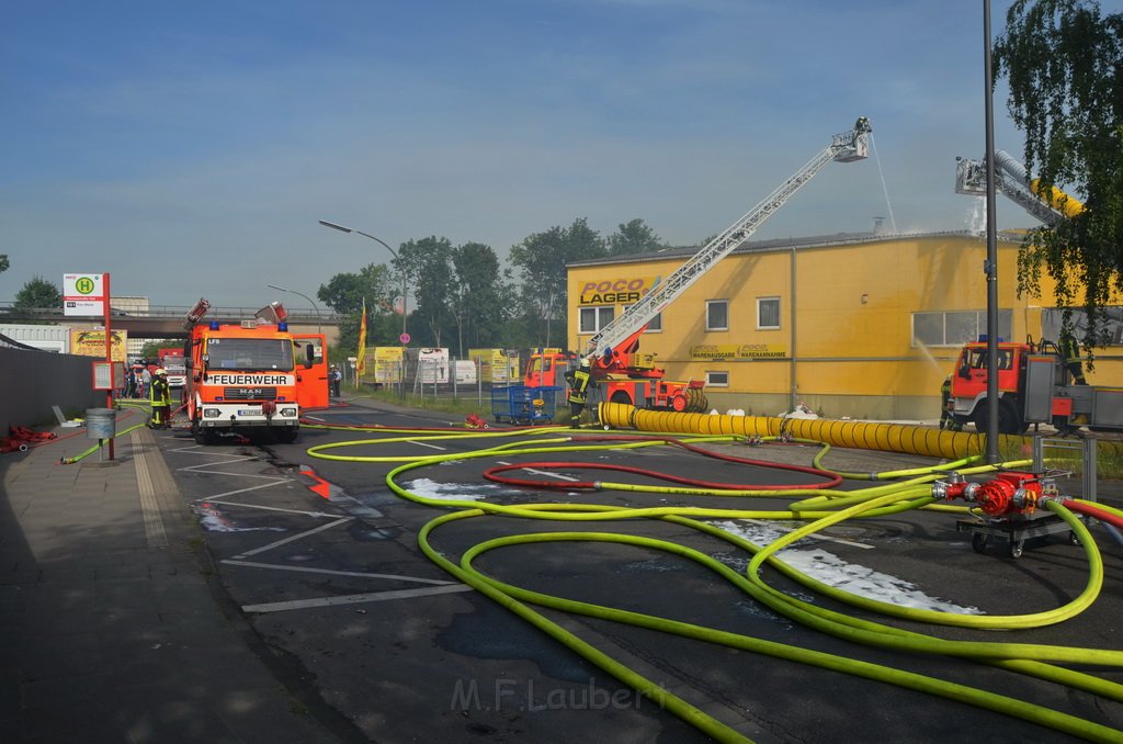 Grossfeuer Poco Lager Koeln Porz Gremberghoven Hansestr P728.jpg - Miklos Laubert